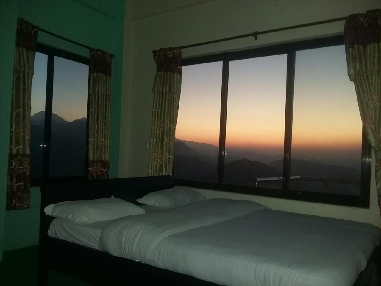 Himalayan Crown Lodge Покхара Экстерьер фото