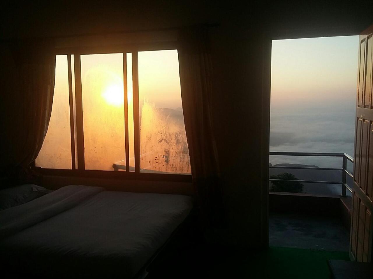 Himalayan Crown Lodge Покхара Экстерьер фото