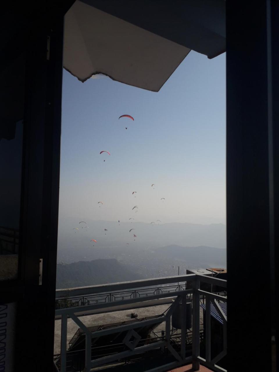 Himalayan Crown Lodge Покхара Экстерьер фото
