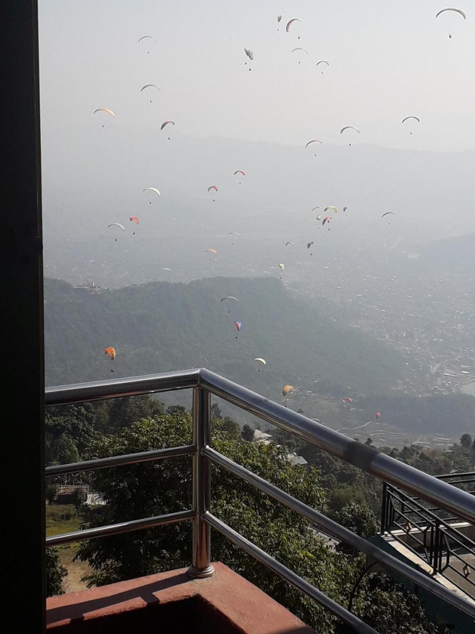 Himalayan Crown Lodge Покхара Экстерьер фото