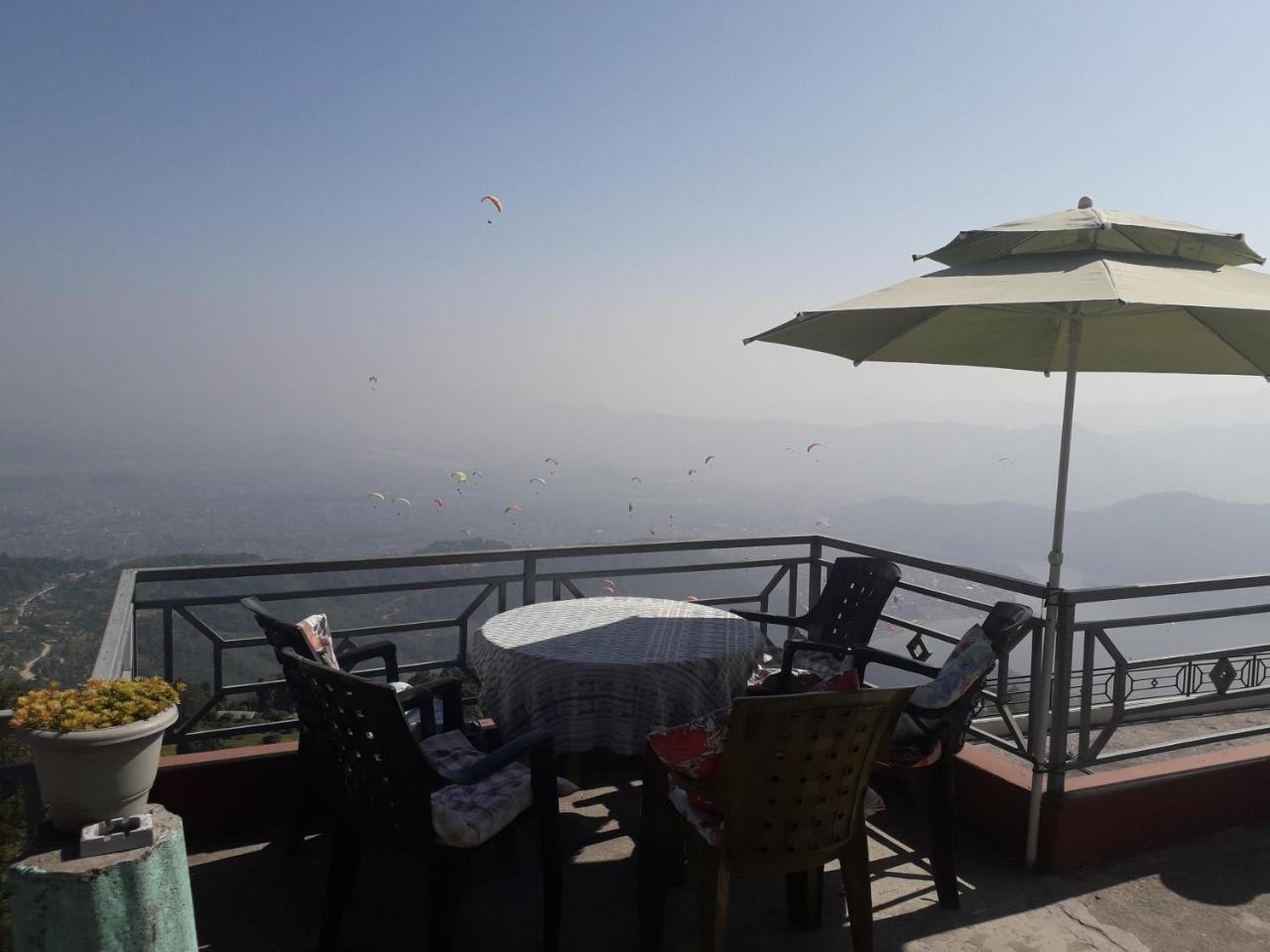 Himalayan Crown Lodge Покхара Экстерьер фото